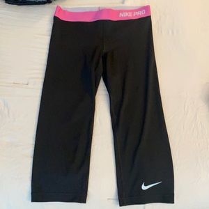 Nike Pro Capri Dri-Fit Leggings